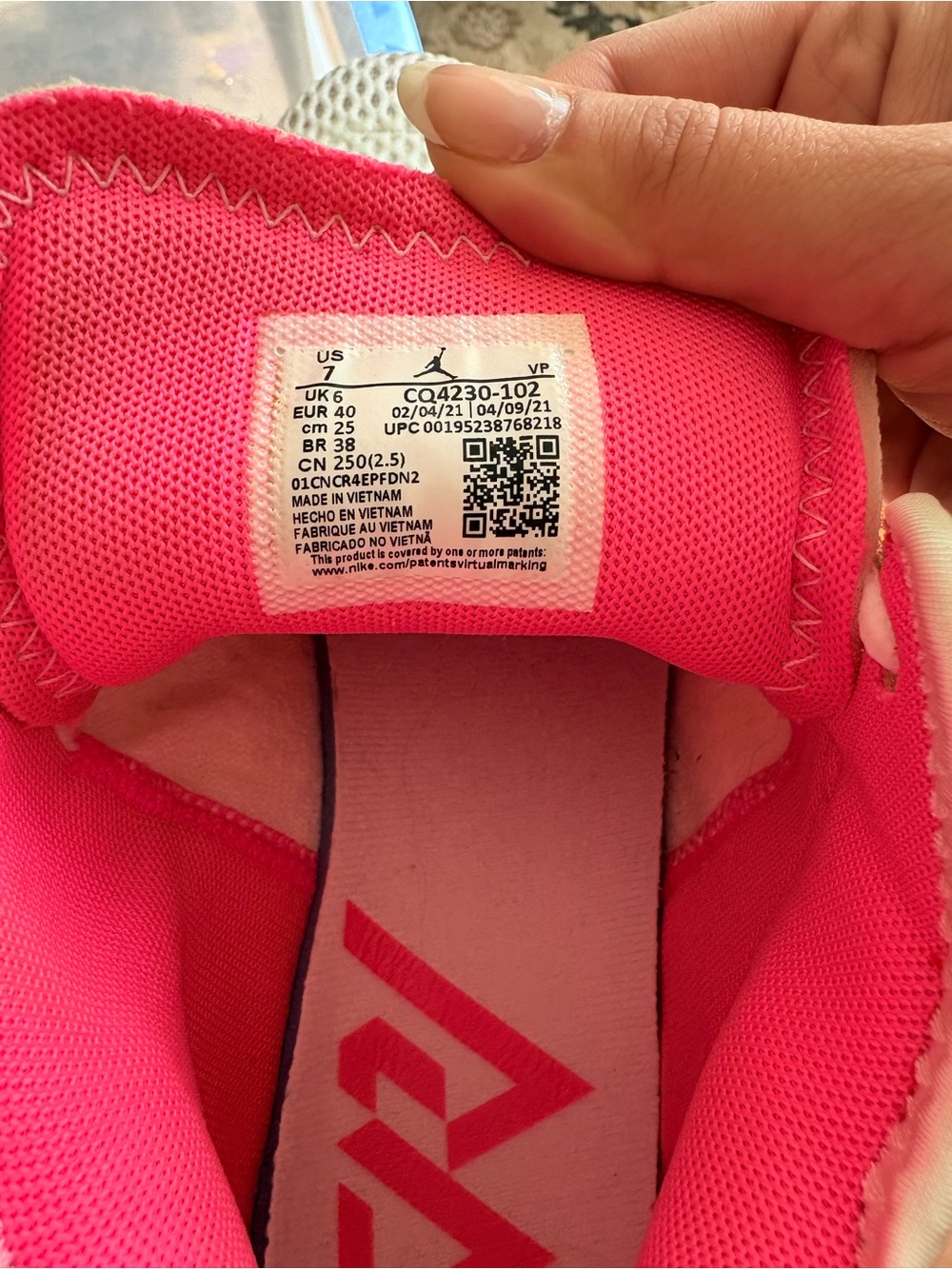 Women’s Jordan Basketball Shoes - Picture 2 of 4